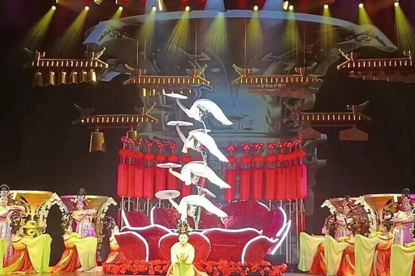 Beijing Acrobatic Show at Red Theater