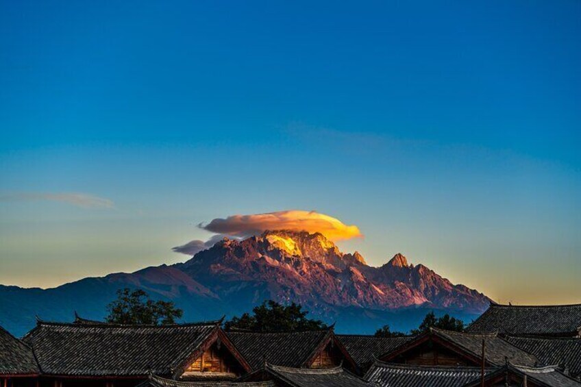 Full Day Tour in Jade Dragon Snow Mountain and Baisha Village