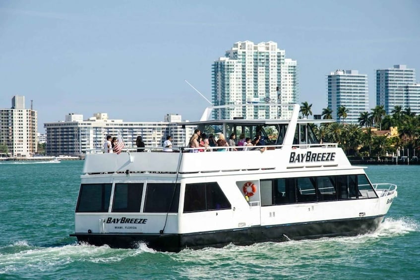 Miami: Biscayne Bay Millionaire's Homes Sightseeing Cruise