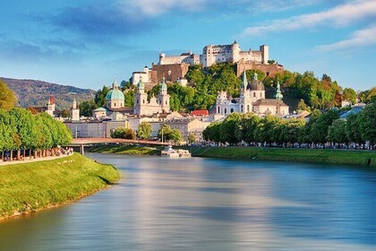 Self-guided scavenger hunt and city rally in Salzburg