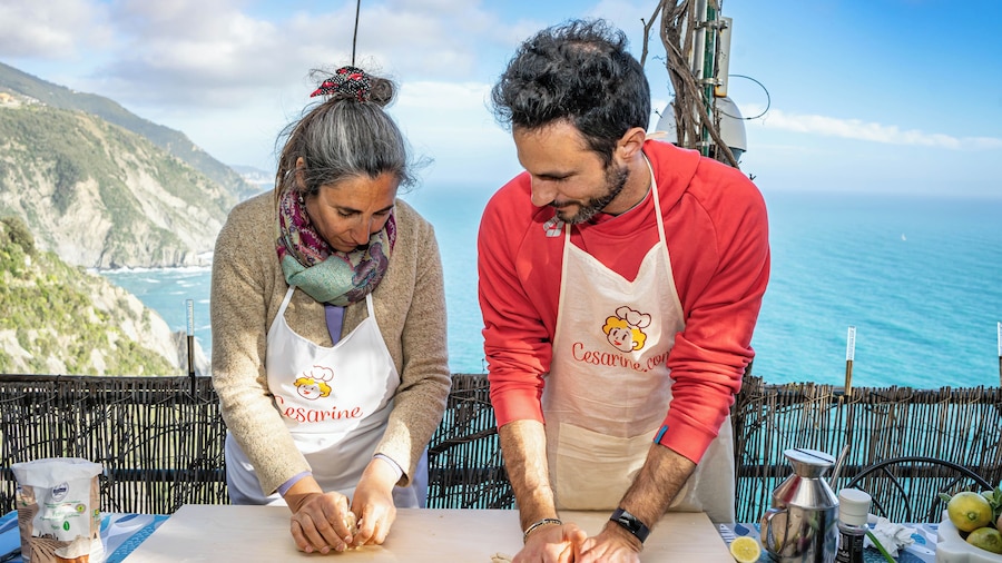 Small group Pasta and Tiramisu class in Riomaggiore