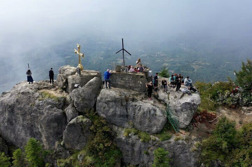 Tskhrajvari ( Nine crosses)