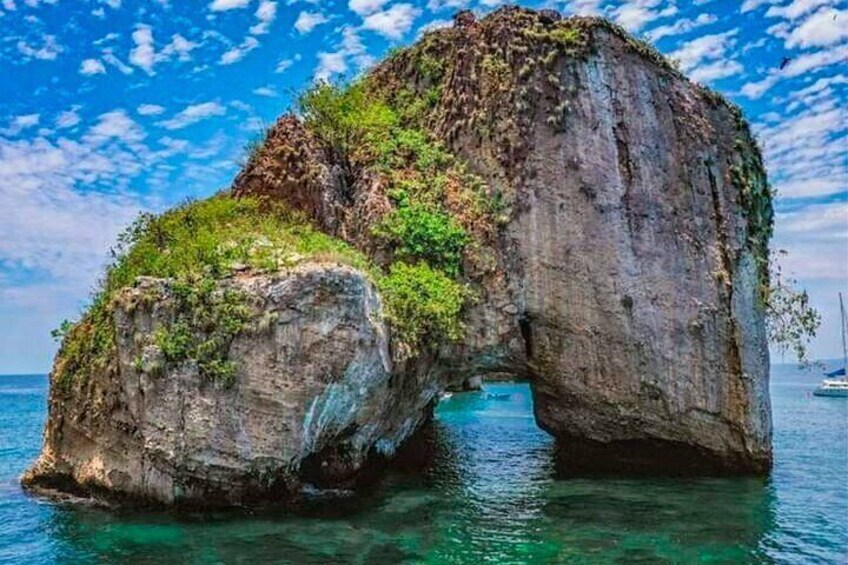 Walk and Snorkel in Los Arcos de Mismaloya National Park