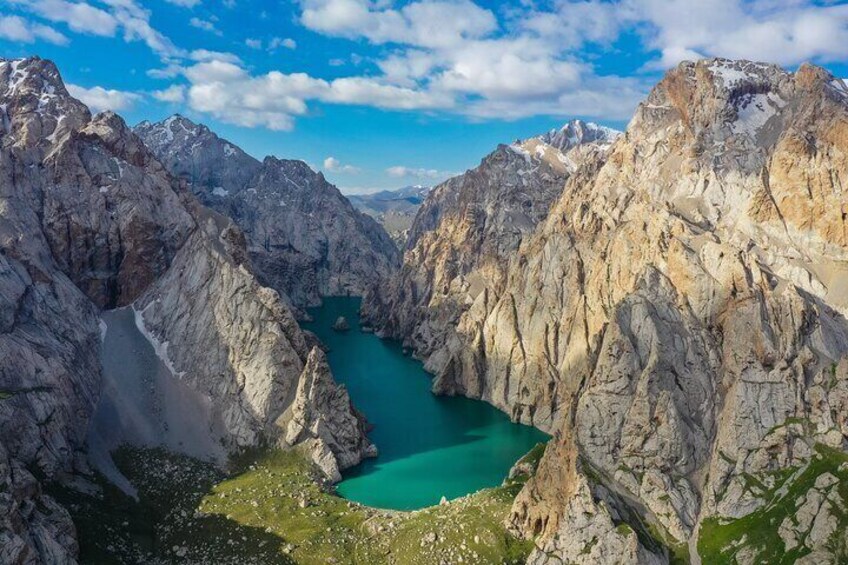 Tour to Kel Suu Lake Visit Paradise of Kyrgyzstan 