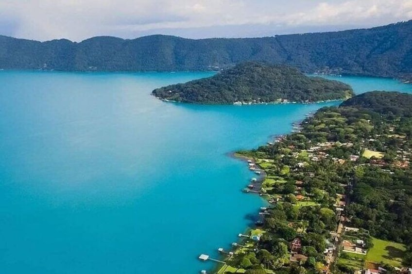 Full day tour in the Historical Center Volcanoes Lakes Mayan Sites