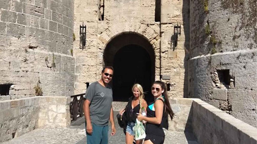 Rhodes: Private Medieval City Treasure Hunt with Food Stops