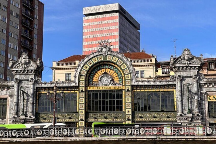 Bilbao Old Town Scavenger Hunt and Sights Self-Guided Activity