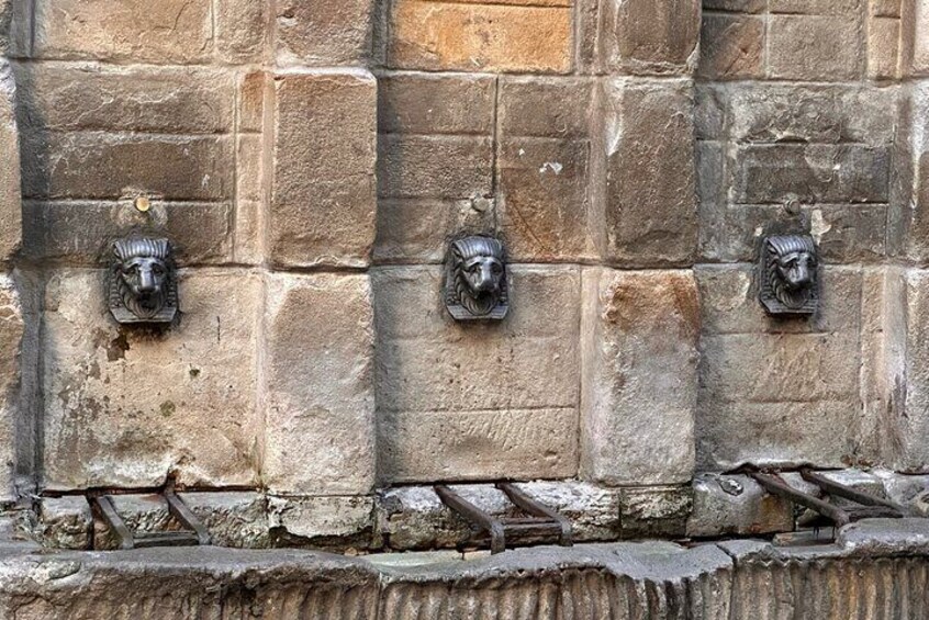 Bilbao Old Town Scavenger Hunt and Sights Self-Guided Activity