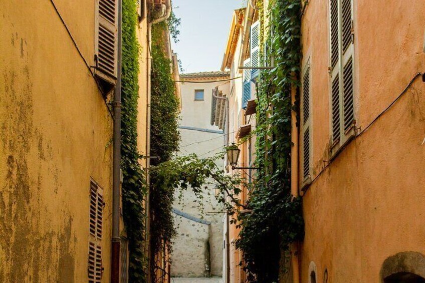 St. Tropez Sojourn 2 Hours Private Guided Walking Adventure