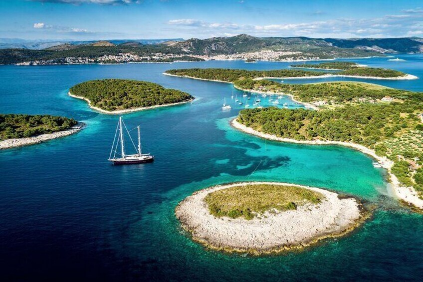 Full Day Private Tour in Hvar and Pakleni Islands