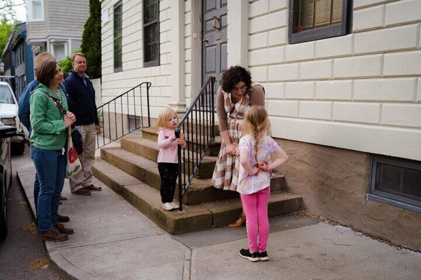 NHS Walking Tours are kid friendly!