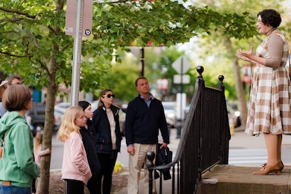 Colonial Newport Walking Tour