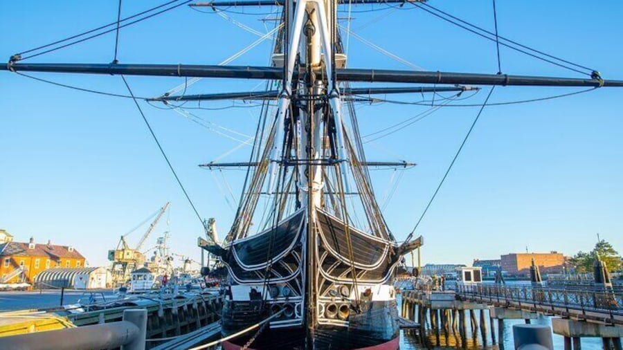 Boston Walking Tour with Boat Cruise and USS Constitution