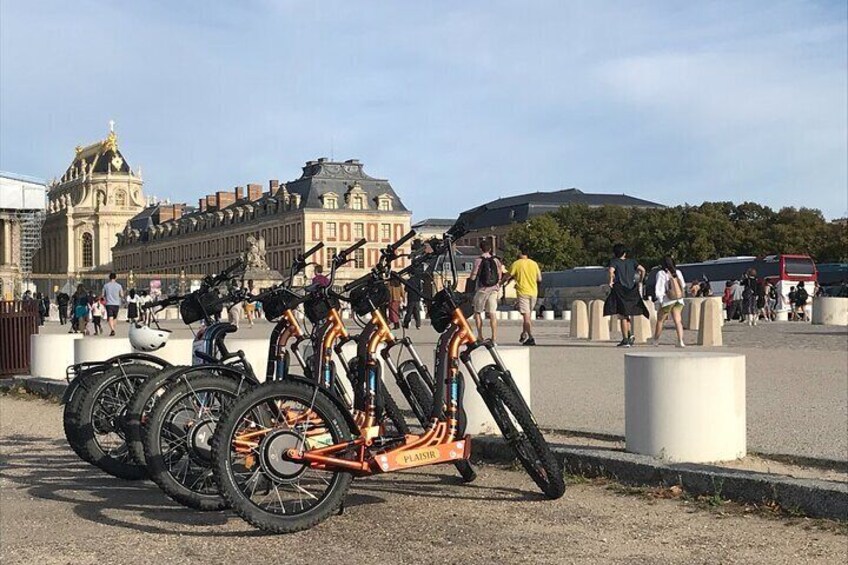 Departing from the Chateau de Versailles
Departure from castel of Versailles