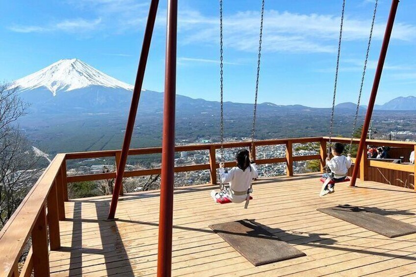 Day Tour at Mt. Fuji, Kawaguchi Lake and Oshino Hakkai in Tokyo