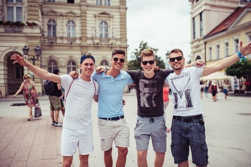 Kicking off our exclusive day tour in Novi Sad with smiles and sunshine!