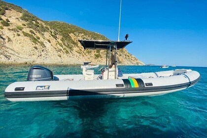 Excursion by rubber dinghy in the Gulf of Cagliari