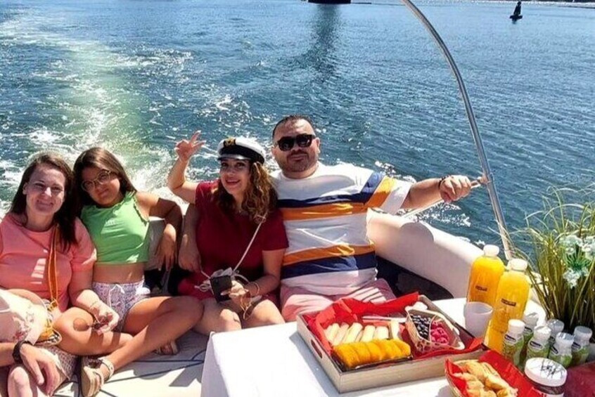 Yacht Cruise with breakfast on board up to 4 people
