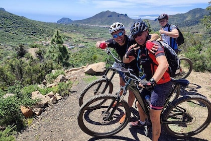 E-bike Ride at Chinyero Natural Reserve - on premium bikes