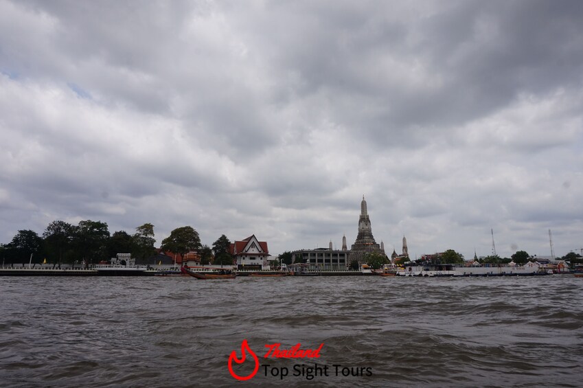 Bangkok Yai Local Canal Tour with Longtail Boat