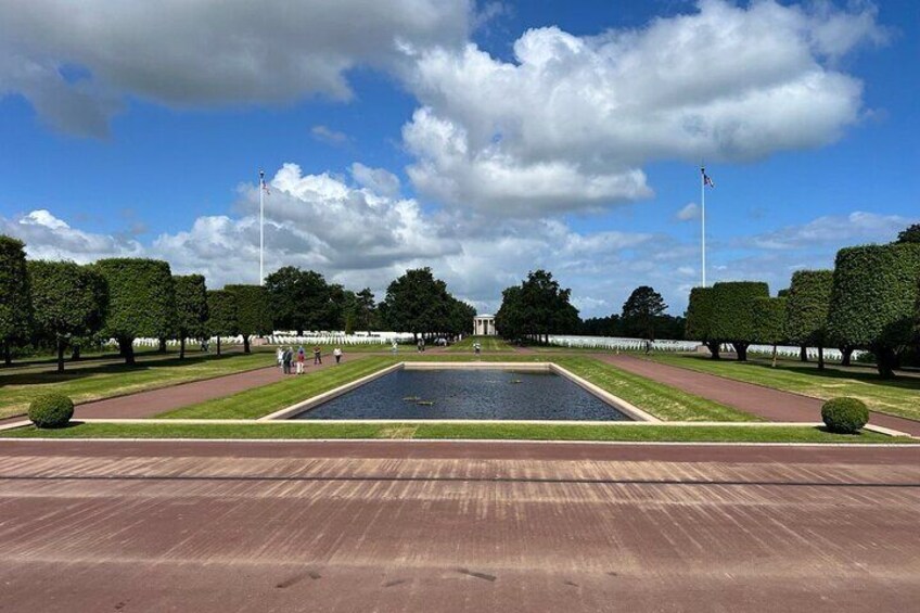 Mont Saint Michel and D-Day Omaha Beach Private Trip from Paris