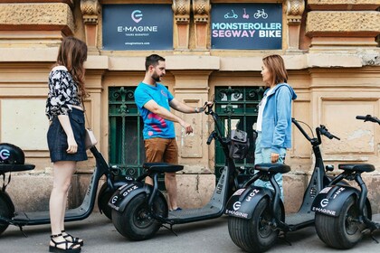 Boedapest: MonsteRoller E-Scooter Tour