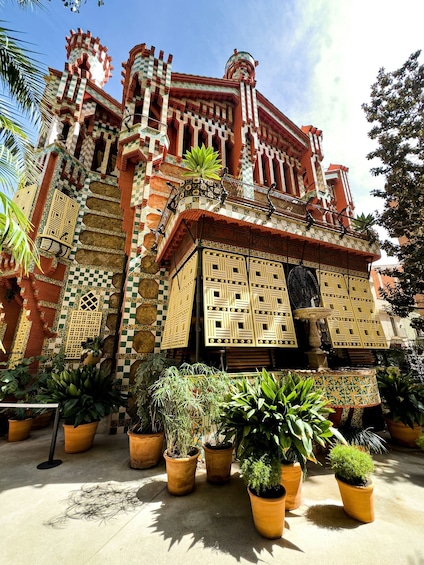 Complete Gaudi Tour with Sagrada Familia, House Visit & Park Guell