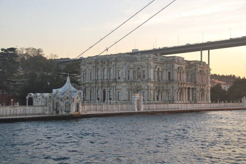 7 Hour Shared Cruise Tour in Istanbul