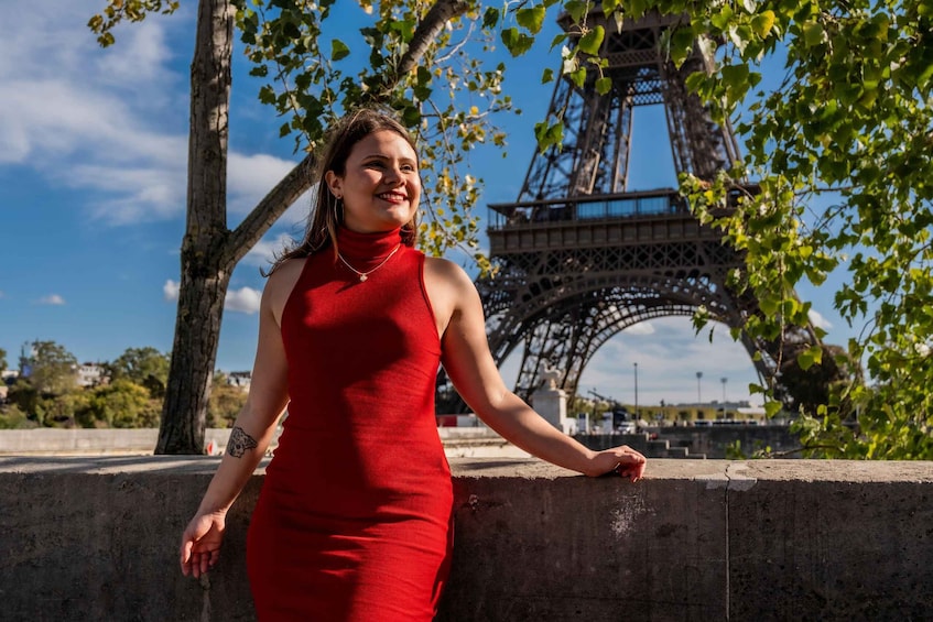 Eiffel Tower Photoshoot: Capture Your Parisian Moments !