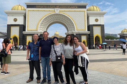 Private Kuala Lumpur Street Food Tour with Local Guide