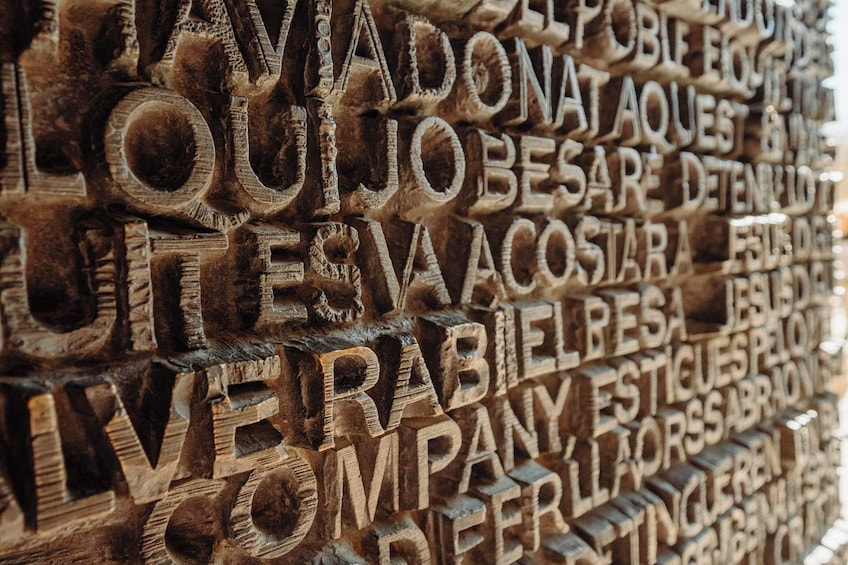 Sagrada Familia Highlights Tour with Skip the Line Tickets