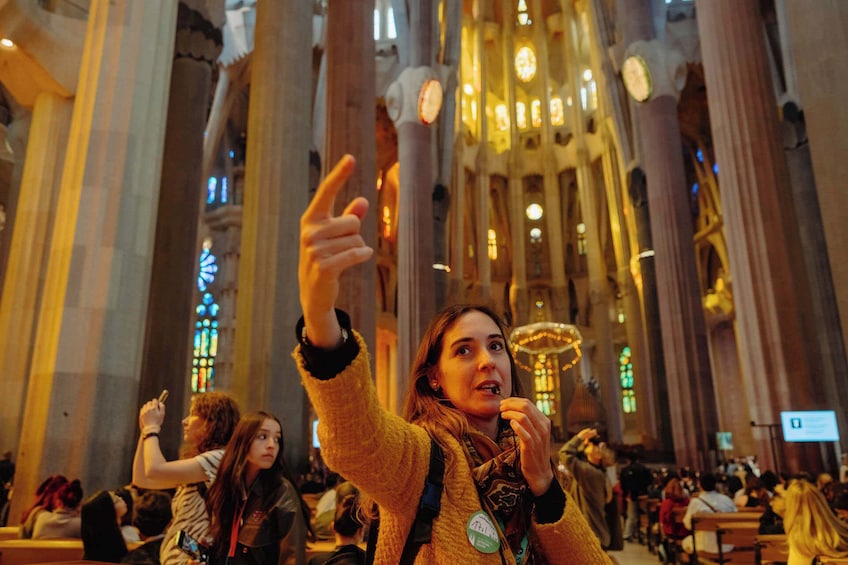 Sagrada Familia Highlights Tour with Skip the Line Tickets