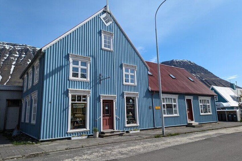 Self-Guided Tour of Ísafjörður: Art, History, and Architecture