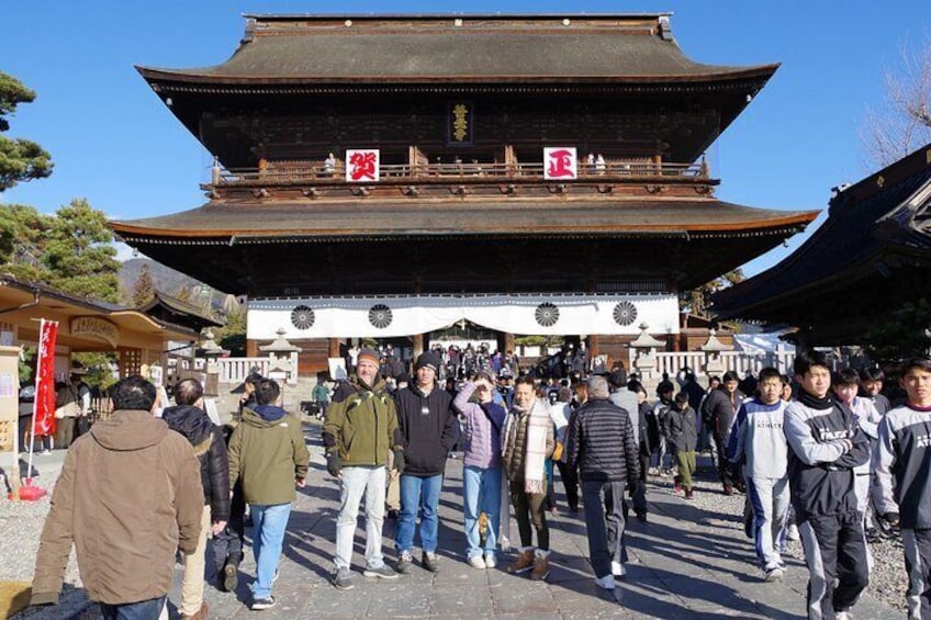 Make Oyaki Dumplings & Walk Around Zenkoji Temple in Nagano