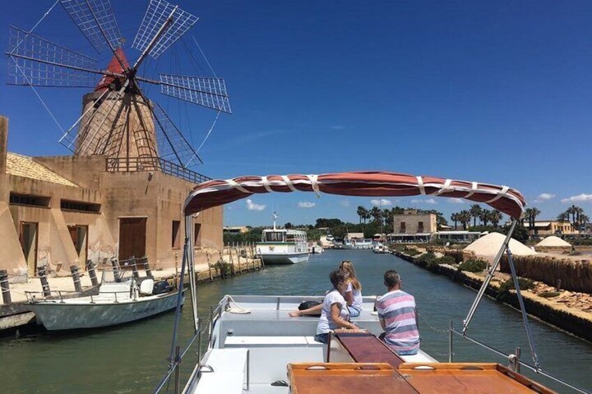 Boat trip around the lagoon