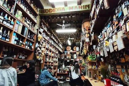 Tapas and Wine Tour in the Gracia Area