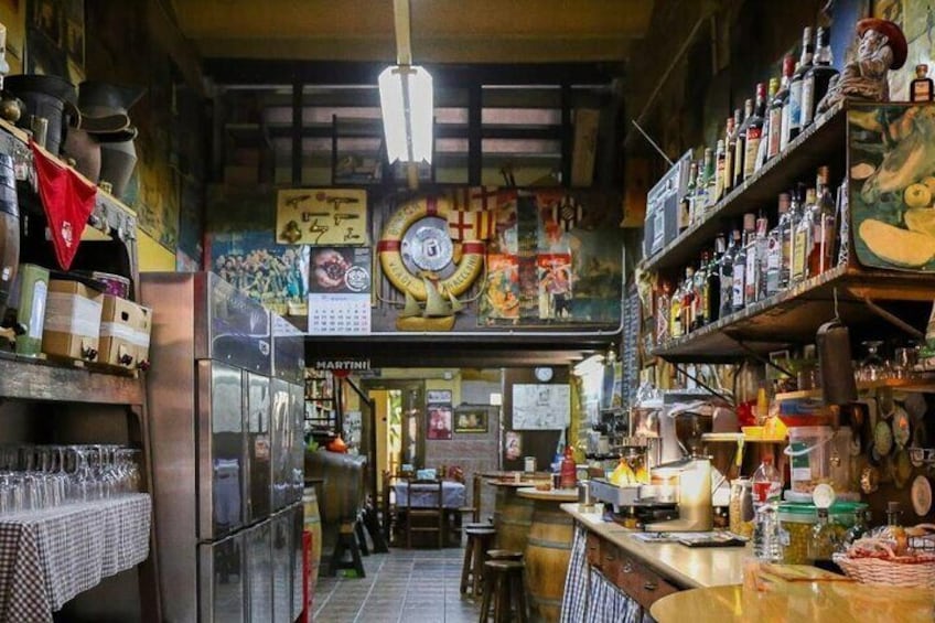 Tapas and Wine Tour in the Gracia Neighborhood