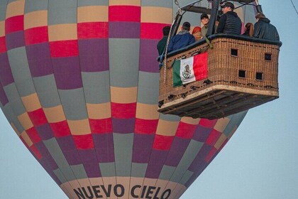 Balloon Flight in Teotihuacán Breakfast and Pickup Included