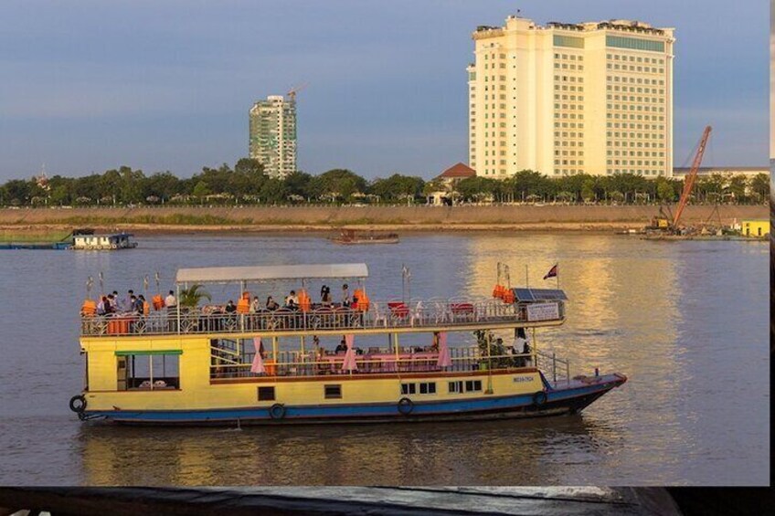 Mekong River in Phnom Peng Cruise