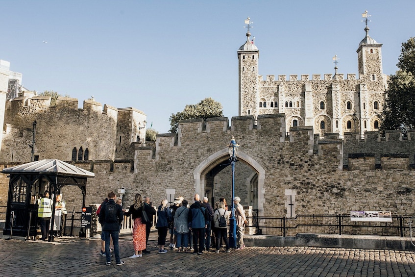 London in a Day: Tower of London, Westminster Abbey & River Cruise