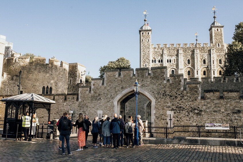London in a Day: Tower of London, Westminster Abbey & River Cruise