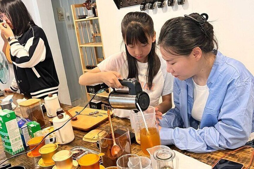 Mastering Egg Coffee: Barista’s Course in Viet Coffee Traditions