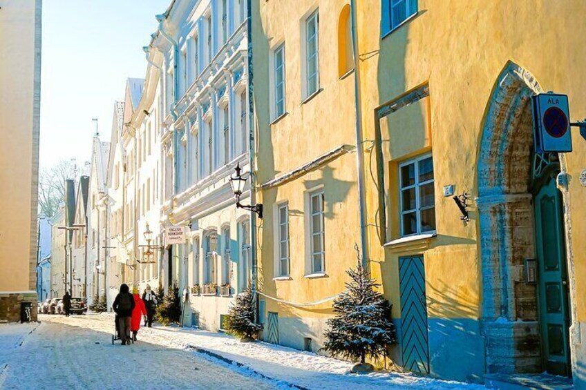 Tales of Tallinn 4 Hour Sightseeing Tour