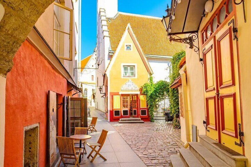 Tales of Tallinn 4 Hour Sightseeing Tour