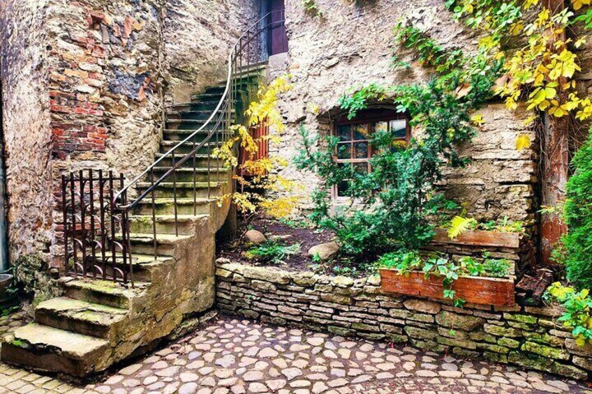 Tales of Tallinn 4 Hour Sightseeing Tour