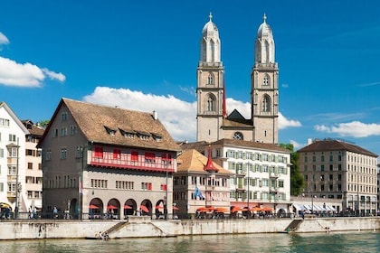 Zurich Grossmunster Cathedral and Old Town Tour with Tickets