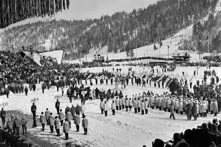 Private Lake Tahoe History and Walking Tour with Everline Stroll