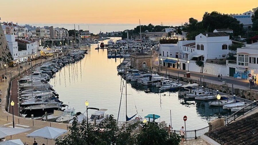 Private Tour of Ciutadella with Tasting