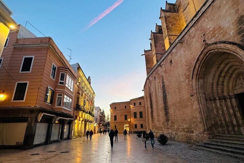 Private Tour of Ciutadella with Tasting