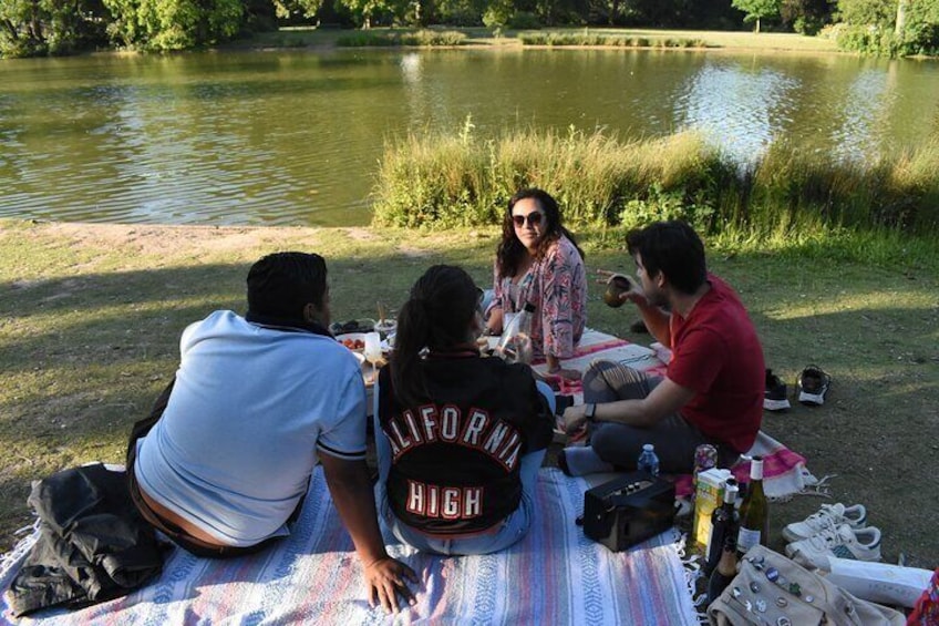 Private Picnic around a lake in Paris by a French chef